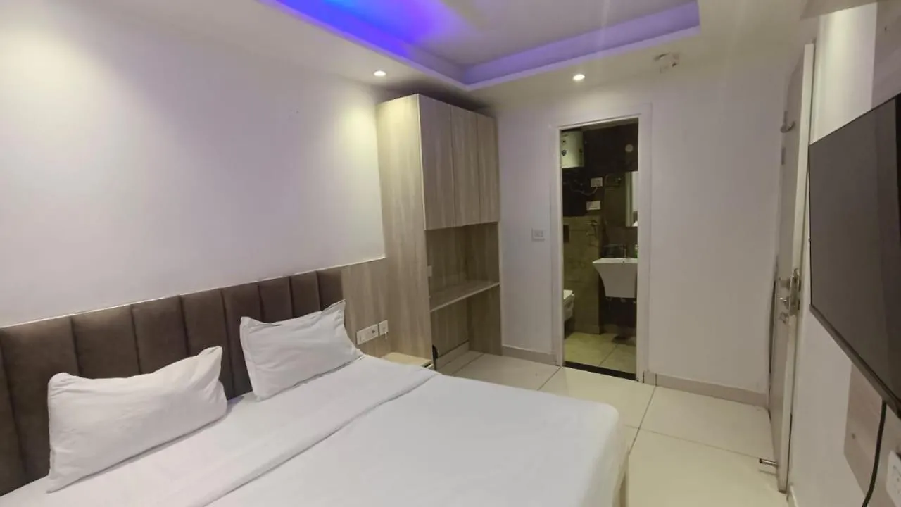 Hotel Green Chilly Near Adarsh Nagar Metro Station Delhi